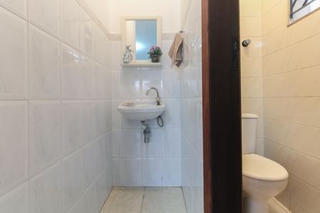 Casa à venda com 136m², 3 quartos e 2 vagas Casa à venda com 136m², 3 quartos e 2 vagasLavabo