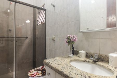 Casa à venda com 136m², 3 quartos e 2 vagas Casa à venda com 136m², 3 quartos e 2 vagasBanheiro Suíte