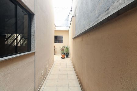 Casa à venda com 136m², 3 quartos e 2 vagas Casa à venda com 136m², 3 quartos e 2 vagasCorredor Lateral