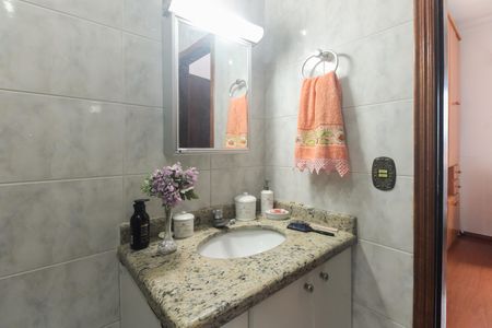 Casa à venda com 136m², 3 quartos e 2 vagas Casa à venda com 136m², 3 quartos e 2 vagasBanheiro Suíte