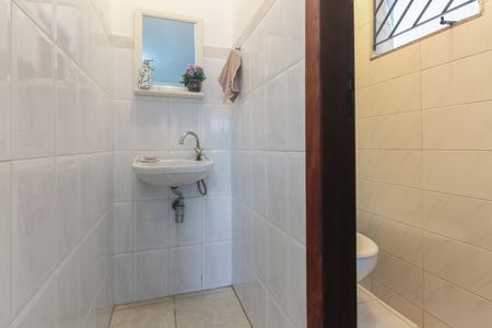 Casa à venda com 136m², 3 quartos e 2 vagas Casa à venda com 136m², 3 quartos e 2 vagasLavabo