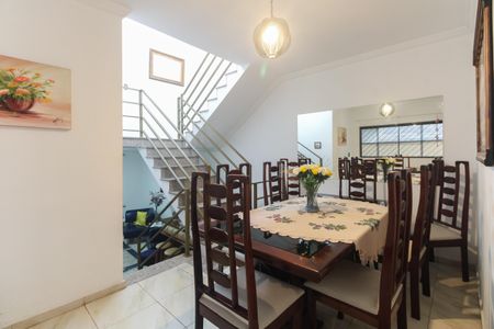 Casa à venda com 136m², 3 quartos e 2 vagas Casa à venda com 136m², 3 quartos e 2 vagasSala