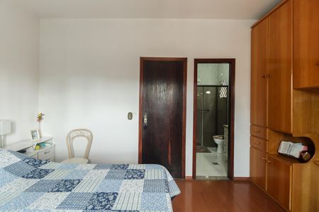 Casa à venda com 136m², 3 quartos e 2 vagas Casa à venda com 136m², 3 quartos e 2 vagasSuíte