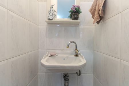 Casa à venda com 136m², 3 quartos e 2 vagas Casa à venda com 136m², 3 quartos e 2 vagasLavabo