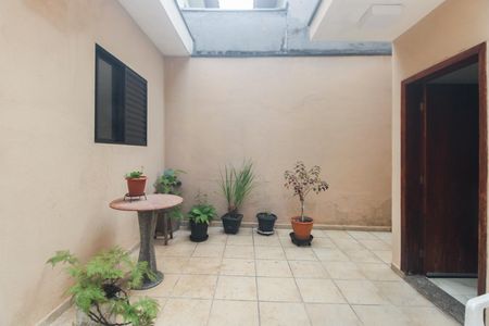 Casa à venda com 136m², 3 quartos e 2 vagas Casa à venda com 136m², 3 quartos e 2 vagasQuintal