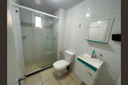 Banheiro de apartamento para alugar com 2 quartos, 49m² em Restinga, Porto Alegre