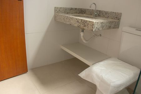 Apartamento para alugar com 70m², 2 quartos e sem vagaBanheiro da Suíte