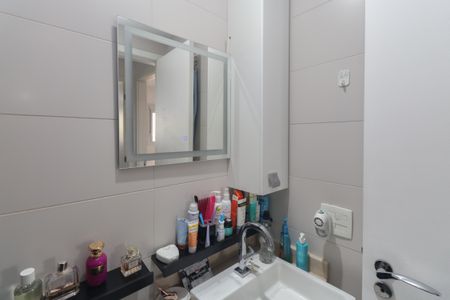 Banheiro de apartamento à venda com 2 quartos, 62m² em Vila Gustavo, São Paulo