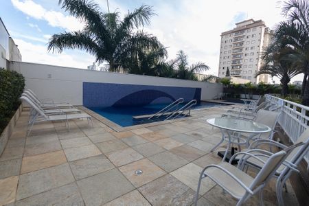 Apartamento à venda com 62m², 2 quartos e 2 vagas Apartamento à venda com 62m², 2 quartos e 2 vagasÁrea comum - Piscina