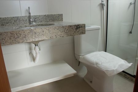 Apartamento para alugar com 70m², 2 quartos e sem vagaBanheiro da Suíte 2