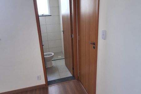 Banheiro de apartamento para alugar com 2 quartos, 50m² em Jardim Inconfidencia, Uberlândia