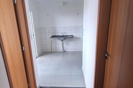 Cozinha de apartamento para alugar com 2 quartos, 50m² em Jardim Inconfidencia, Uberlândia