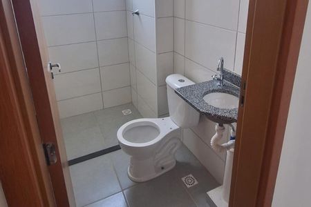 Banheiro de apartamento para alugar com 2 quartos, 50m² em Jardim Inconfidencia, Uberlândia