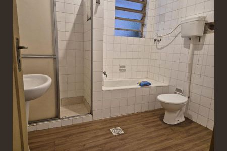 Banheiro de apartamento para alugar com 1 quarto, 39m² em Protásio Alves, Porto Alegre