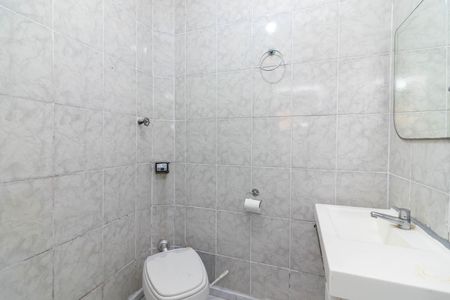 Casa para alugar com 91m², 3 quartos e 2 vagasBanheiro 