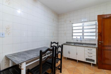 Casa para alugar com 91m², 3 quartos e 2 vagasCozinha