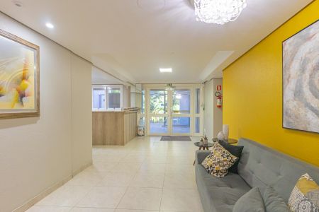 Apartamento à venda com 92m², 3 quartos e 1 vaga Apartamento à venda com 92m², 3 quartos e 1 vagaHall social