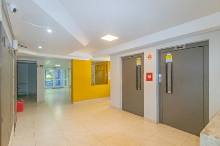 Apartamento à venda com 92m², 3 quartos e 1 vaga Apartamento à venda com 92m², 3 quartos e 1 vagaHall social