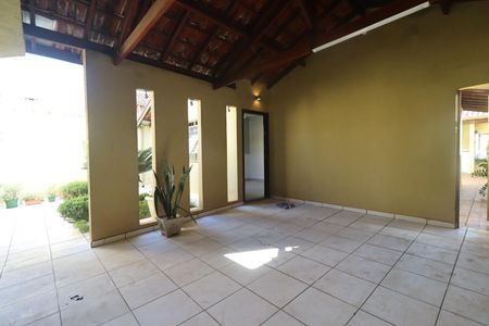 Casa para alugar com 70m², 2 quartos e 2 vagasGaragem
