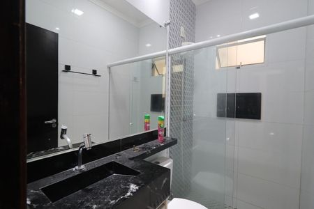 Casa para alugar com 70m², 2 quartos e 2 vagasBanheiro