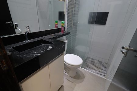 Casa para alugar com 70m², 2 quartos e 2 vagasBanheiro