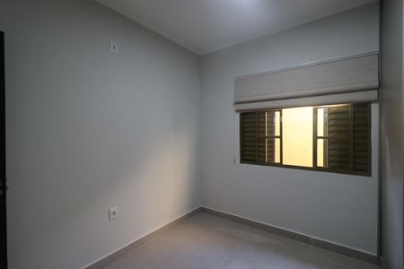 Casa para alugar com 70m², 2 quartos e 2 vagasQuarto 2