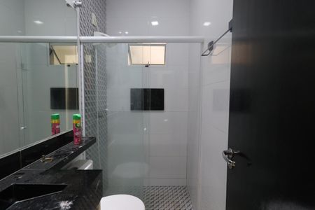 Casa para alugar com 70m², 2 quartos e 2 vagasBanheiro