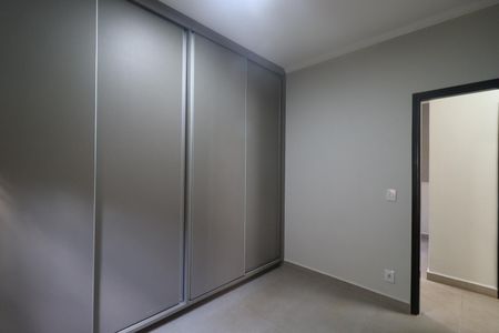 Casa para alugar com 70m², 2 quartos e 2 vagasQuarto 1