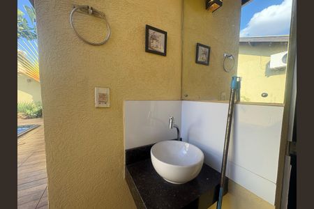 Casa para alugar com 70m², 2 quartos e 2 vagasBanheiro 2