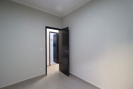 Casa para alugar com 70m², 2 quartos e 2 vagasQuarto 1