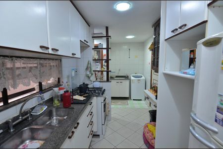 Apartamento à venda com 115m², 3 quartos e 2 vagas Apartamento à venda com 115m², 3 quartos e 2 vagasCozinha