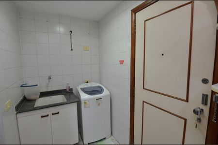 Apartamento à venda com 115m², 3 quartos e 2 vagas Apartamento à venda com 115m², 3 quartos e 2 vagasÁrea de Serviço