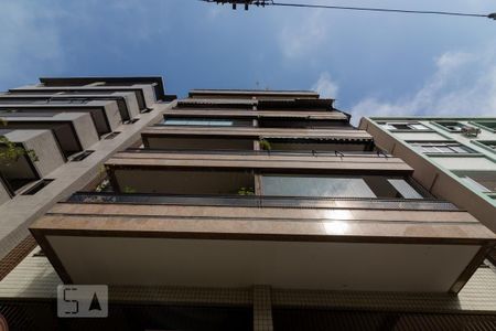 Apartamento à venda com 115m², 3 quartos e 2 vagas Apartamento à venda com 115m², 3 quartos e 2 vagasFachada