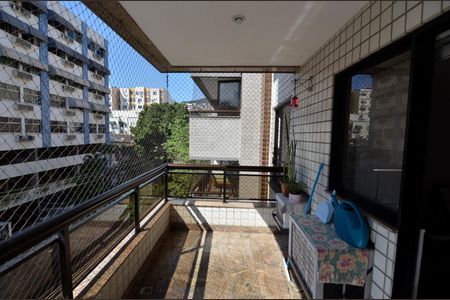 Apartamento à venda com 115m², 3 quartos e 2 vagas Apartamento à venda com 115m², 3 quartos e 2 vagasSala