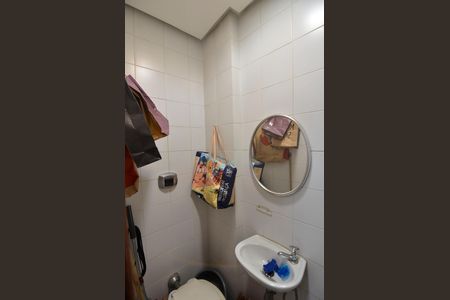 Apartamento à venda com 115m², 3 quartos e 2 vagas Apartamento à venda com 115m², 3 quartos e 2 vagasBanheiro de Serviço