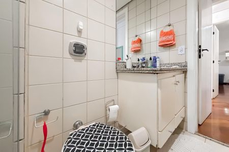 Apartamento à venda com 133m², 3 quartos e 2 vagasBanheiro da Suíte 1