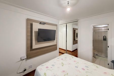 Apartamento à venda com 133m², 3 quartos e 2 vagasSuíte 2