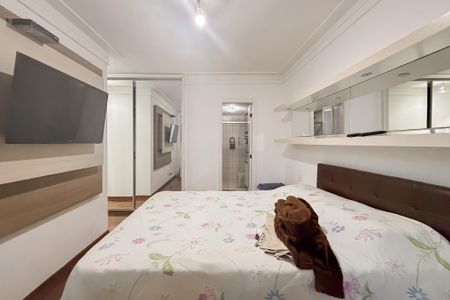 Apartamento à venda com 133m², 3 quartos e 2 vagasSuíte 2