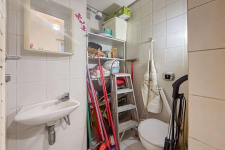Apartamento à venda com 133m², 3 quartos e 2 vagasBanheiro de Serviço