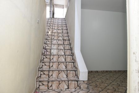 Casa para alugar com 65m², 1 quarto e sem vagaEscada