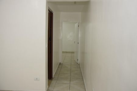 Corredor de casa para alugar com 1 quarto, 65m² em Jardim São Bento Novo, Embu das Artes