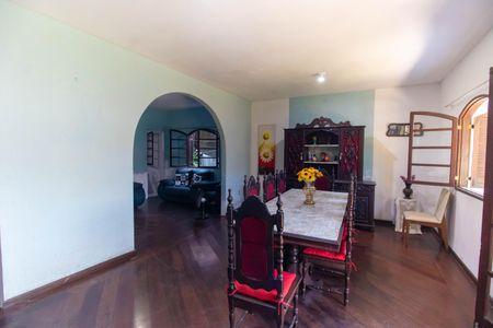 Sala de casa para alugar com 4 quartos, 176m² em Trindade, São Gonçalo
