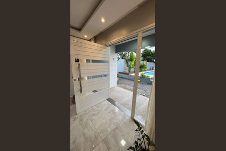 Casa à venda com 220m², 3 quartos e 4 vagasVaranda