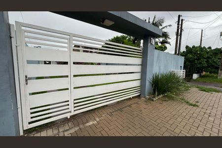 Casa à venda com 220m², 3 quartos e 4 vagasFachada