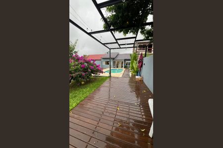 Casa à venda com 220m², 3 quartos e 4 vagasPiscina