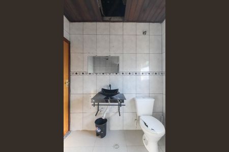 Casa para alugar com 150m², 2 quartos e 1 vaga Casa para alugar com 150m², 2 quartos e 1 vagaBanheiro