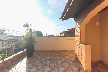 Casa para alugar com 150m², 2 quartos e 1 vaga Casa para alugar com 150m², 2 quartos e 1 vagaSacada do Quarto 1