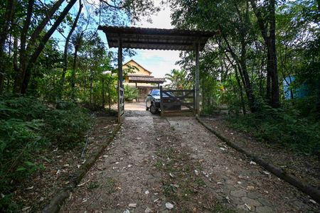Casa de condomínio à venda com 230m², 3 quartos e 4 vagasÁrea externa