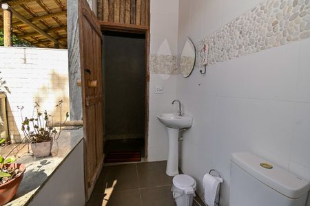 Casa de condomínio à venda com 230m², 3 quartos e 4 vagasBanheiro da Suíte