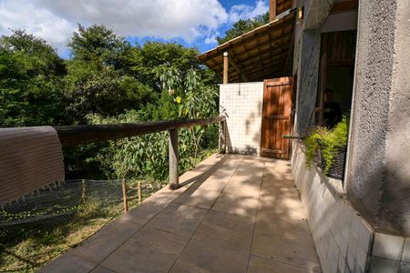 Casa de condomínio à venda com 230m², 3 quartos e 4 vagasVaranda